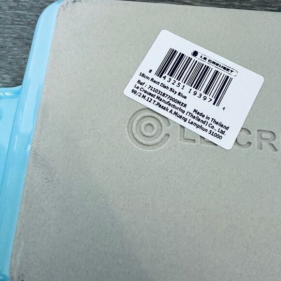 LeCreuset Rectangular Baking Dish Sky Blue - Picture 2 of 4